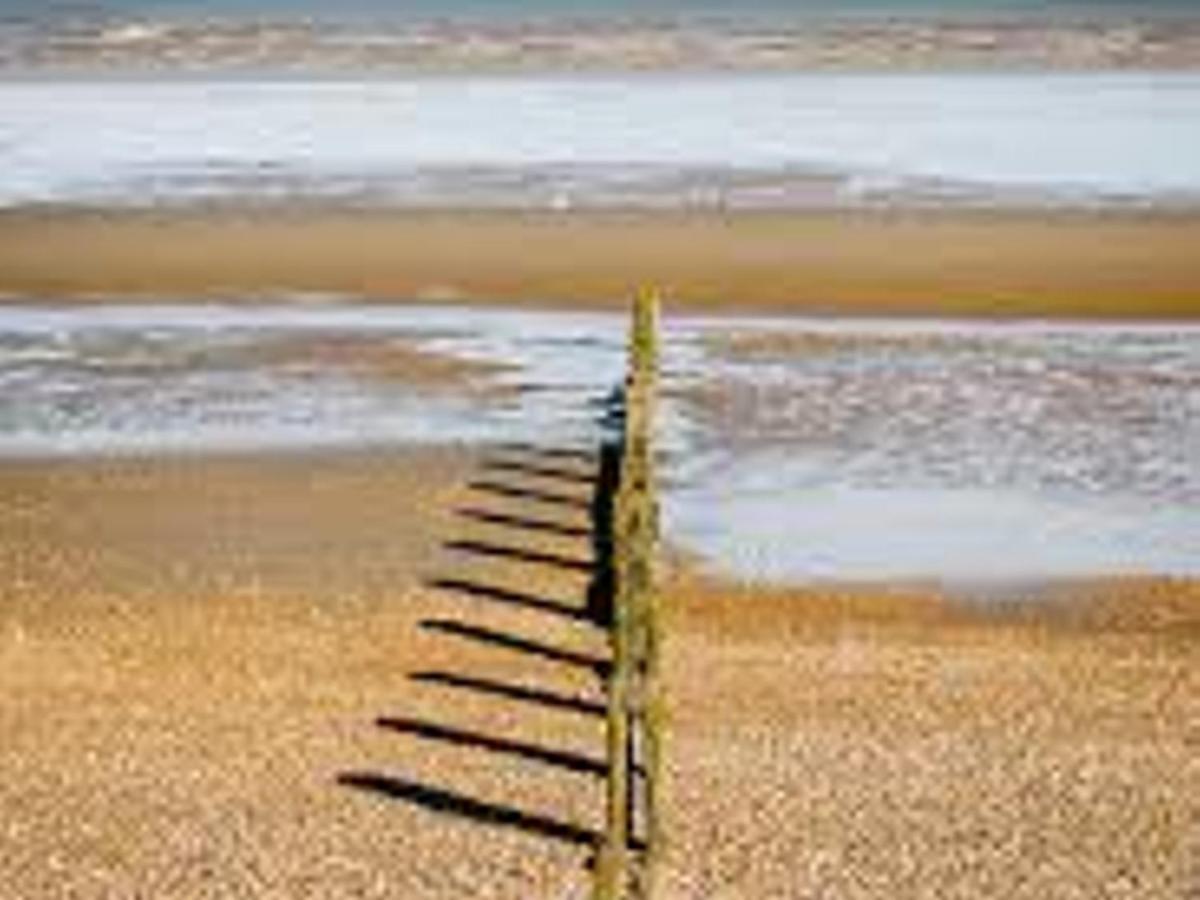 Pass The Keys Fabulous Beach Front Holiday Location Lydd ภายนอก รูปภาพ