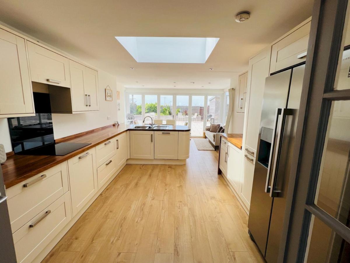 Pass The Keys Fabulous Beach Front Holiday Location Lydd ภายนอก รูปภาพ