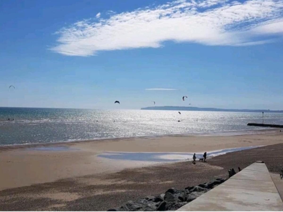 Pass The Keys Fabulous Beach Front Holiday Location Lydd ภายนอก รูปภาพ