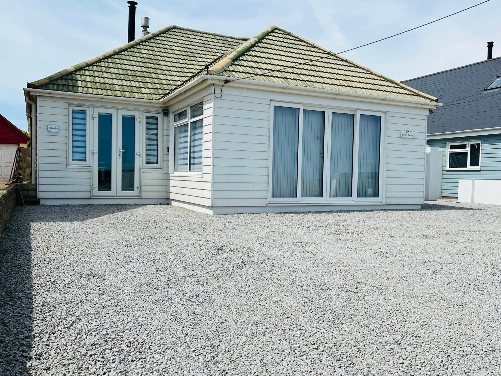 Pass The Keys Fabulous Beach Front Holiday Location Lydd ภายนอก รูปภาพ