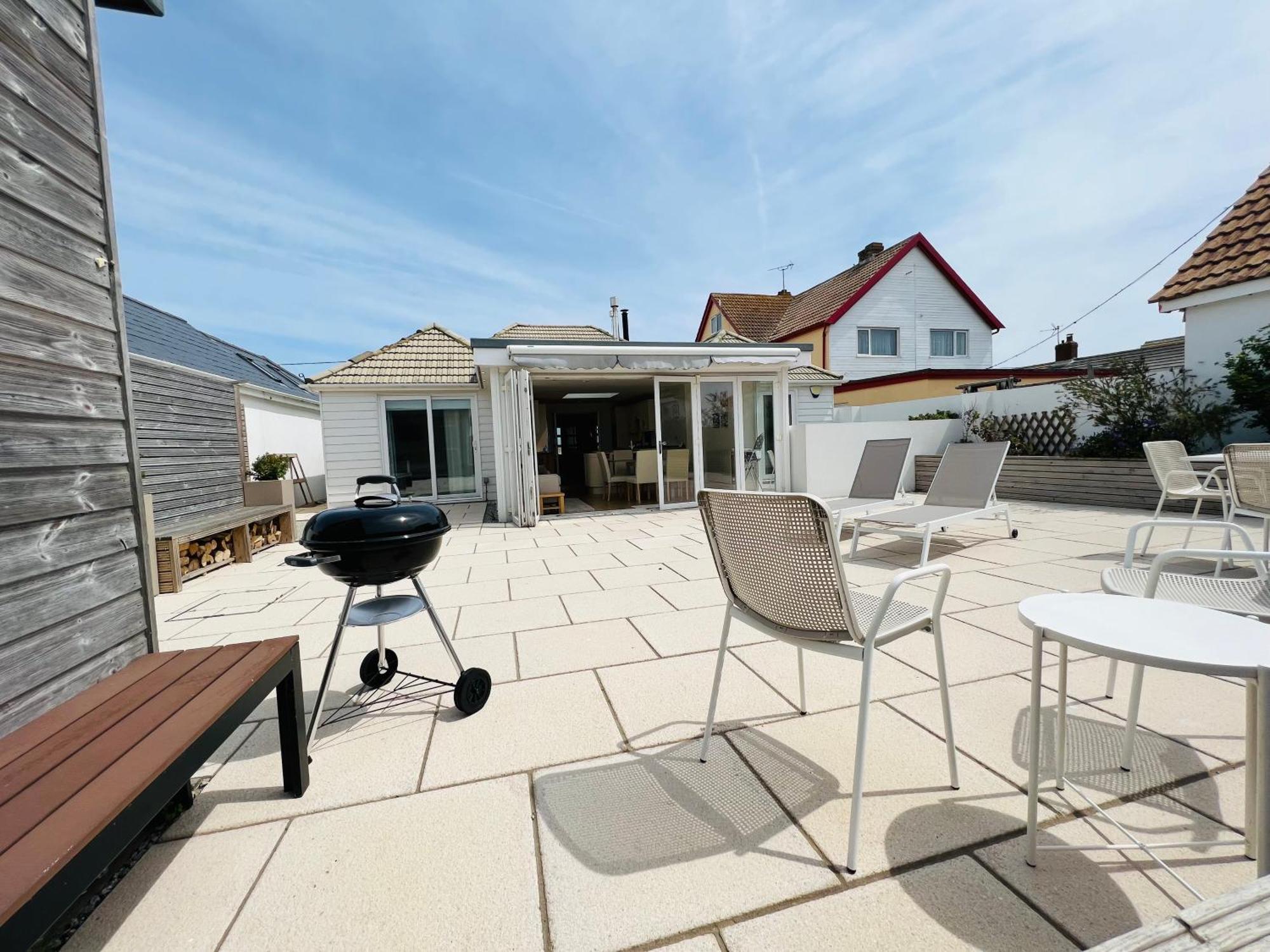 Pass The Keys Fabulous Beach Front Holiday Location Lydd ภายนอก รูปภาพ